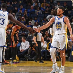 开云体育入口-勇士遭猛龙双杀！库里16分库明加复出20+5 奎克利40分平生涯纪录