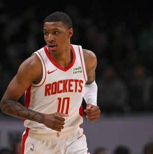 TA记者：史密斯续约合同暗藏玄机，降薪恰逢杜兰特新合同第二年＆阿门续约首年