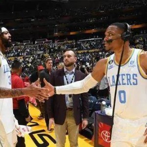 开云体育官网-【观察】向左走向右走？留韦少送浓眉或成湖人新选择