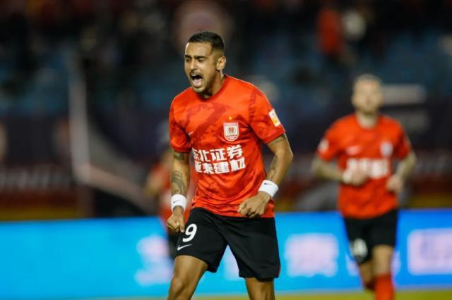 1686231112459063912.jpg land.jpg